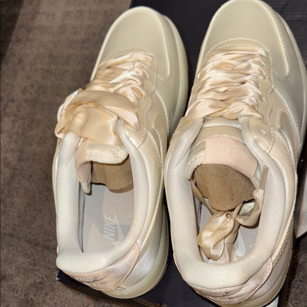 Nike WMNS Air Force 1 sneakers in Satin Color Sail-Barely Orange RARE Size 9! - Picture 16 of 16